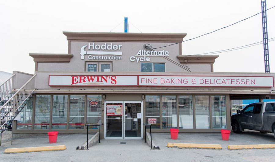 </who>Erwin's is located at 419 Mount Paul Way in Kamloops.