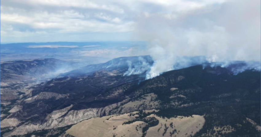 <who> Photo Credit: BCW</who> Churn Creek fire burning on Aug.14.