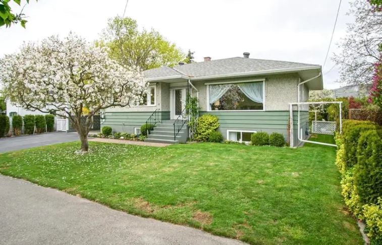 </who>This five-bedroom, two-bathroom, 2,400-square-foot house on 20 Street is listed for sale for $629,000, which is just a little bit more than the record high benchmark price of $617,000 set in April for a single-family home in Vernon.