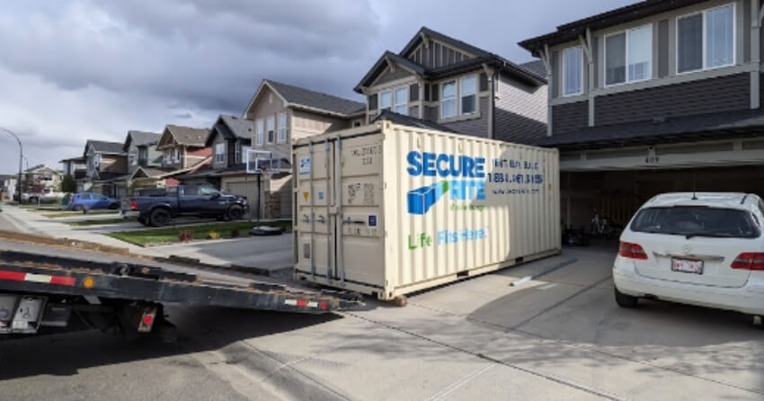 <who>Photo Credit: Secure-Rite Mobile Storage, Dropping off a shipping container in Kelowna