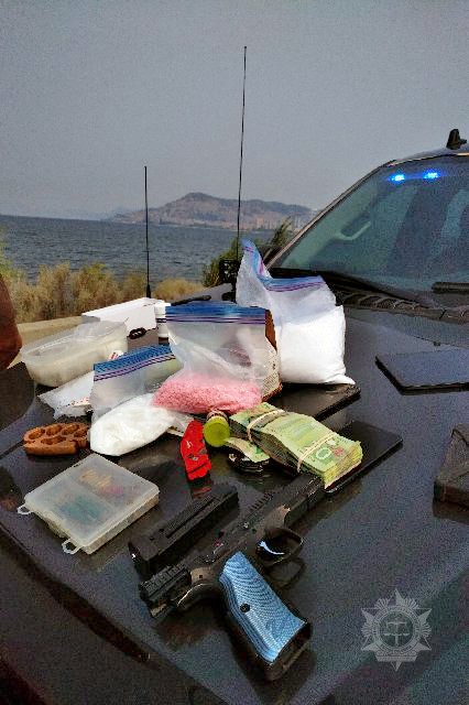 Kelowna traffic stop leads to seizure of drugs, weapons and a firearm