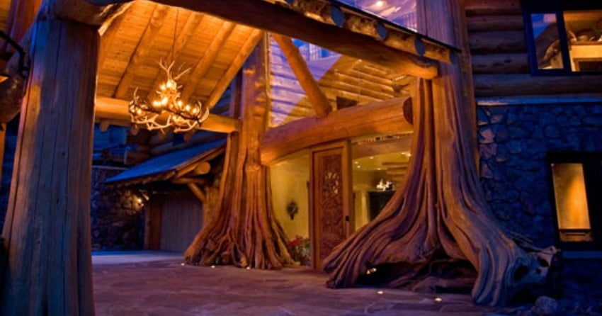<who>Photo Credit: Pioneer Log Homes of BC</who> A one-of-a-kind log home featured on Pioneer Log Home's website. 