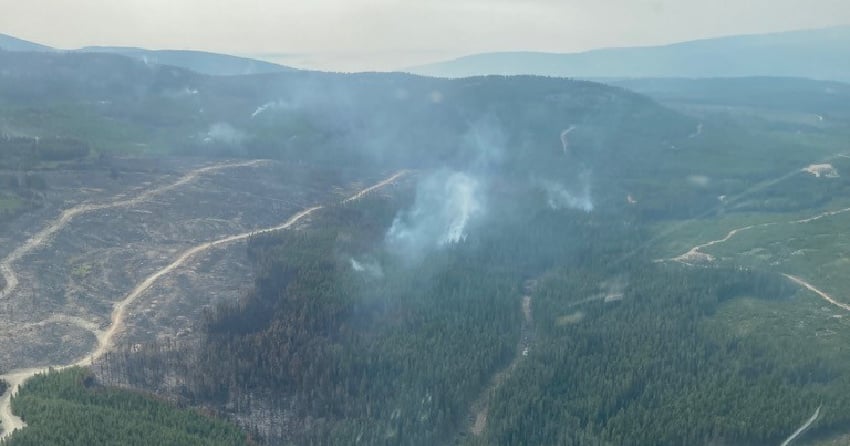 <who> Photo Credit: BC Wildfire Service</who>Thomas Creek wildfire burning on Aug.13
