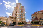 Bright, Spacious Downtown Condo! #204-1160 Sunset Drive Photo