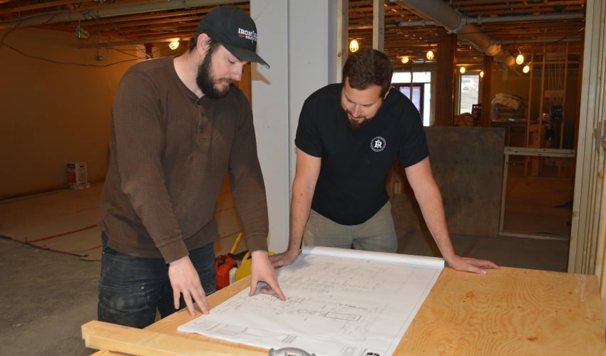<who> Iron Road Brewery co-owners Jared Tarswell and Richard Phillips. Photo Credit: KamloopsBCNow</who>