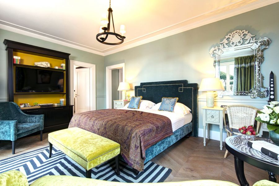 </who>A junior suite at the Hotel de la Ville.