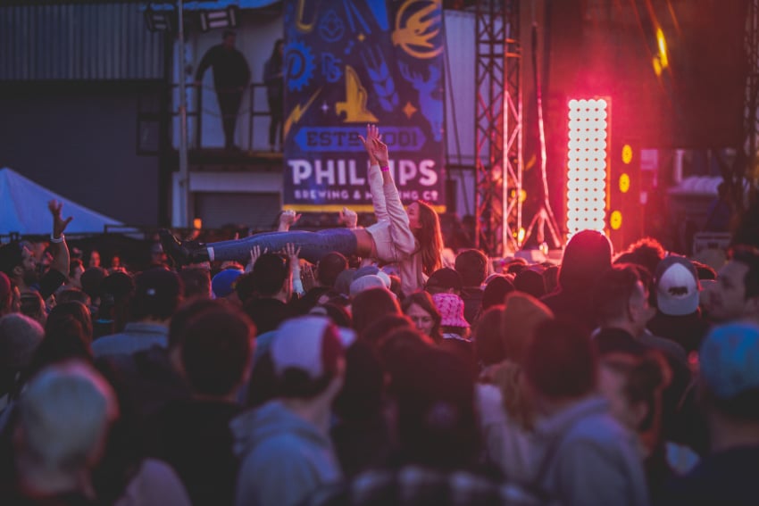 PHOTOS: Rain or shine, the Phillips Glitterbomber gave fans a memorable weekend