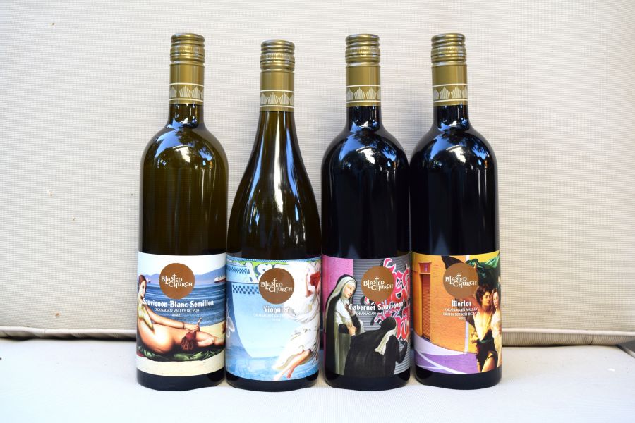 </who>Wine tastings will be free during Santa's visit, so make sure to sample, from left, 2022 Sauvignon Blanc-Semillon ($28), 2022 Viognier ($24), 2021 Cabernet Sauvignon ($36) and 2021 Merlot ($34).