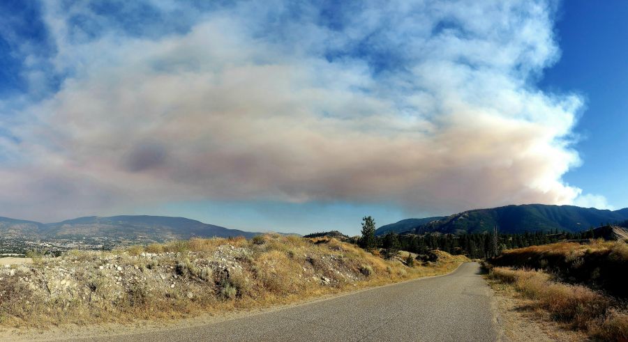 <who>Photo Credit: NowMedia</who> Keremeos Creek wildfire Sunday evening, seen from West Bench