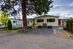 BRIGHT 3-BEDROOM HOME NEAR LAKE AND WINERIES Photo