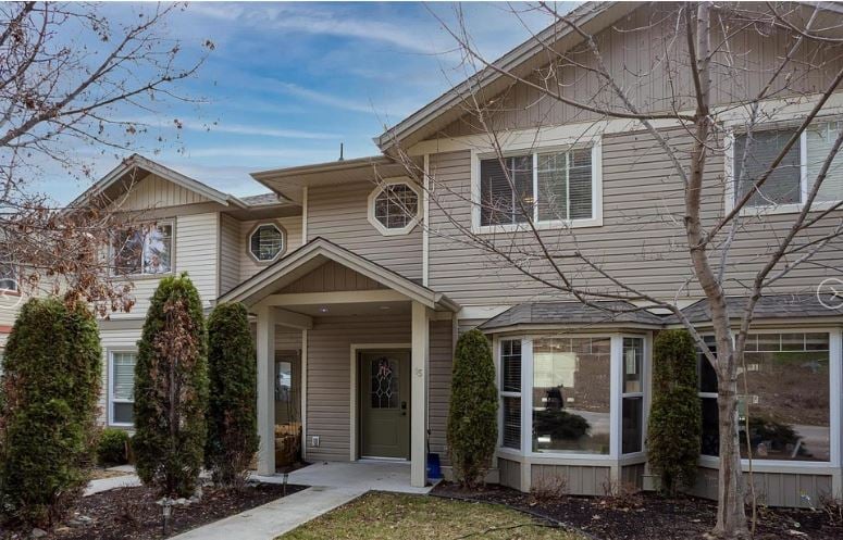 </who>This three-bedroom townhouse on Broadview Road in West Kelowna is listed for sale for $749,800, which is a little less than the record-high benchmark selling price of $758,100 set last month.