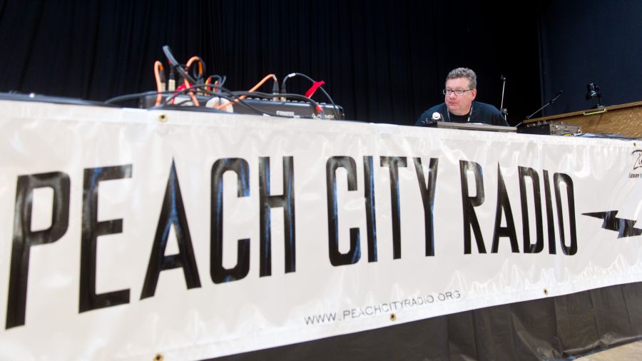 <who>Photo Credit: NowMedia</who>Peach City Radio was spinning vinyl at its signature fundraising event, the 2018 Okanagan Vinyl Fest.
