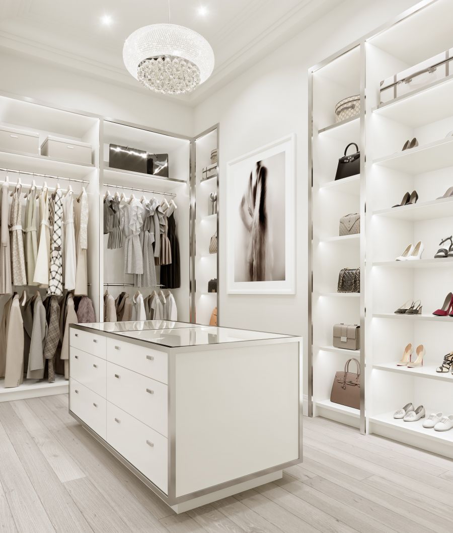</who>Of course, the penthouse at One Water Street has oodles of closet space.