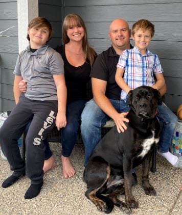 </who>Family is huge to Mamas for Mamas founder and CEO Shannon Christensen. She's pictured here with her two sons, James, 10, and Jacob, 7, husband, Dylan, and dog, Rhea.