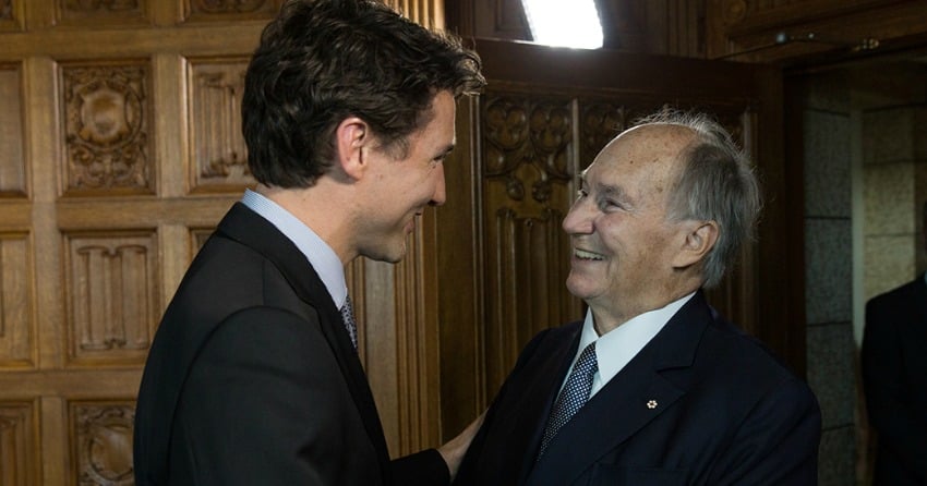 <who>Photo Credit: Office of the Prime Minister</who> Aga Khan and Justin Trudeau meeting in 2016.