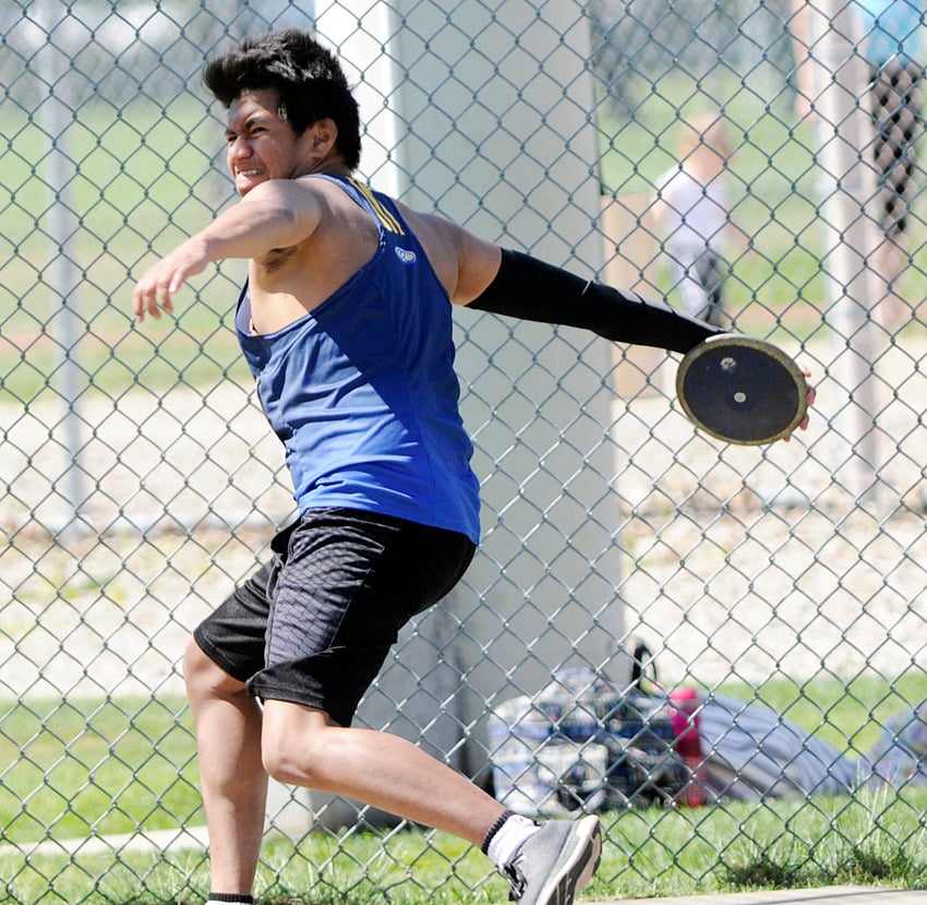 <who>Photo Credit: Lorne White/KelownaNow </who>Dwight Cuadra of the Rutland Voodoos claimed first place in the senior boys discus.
