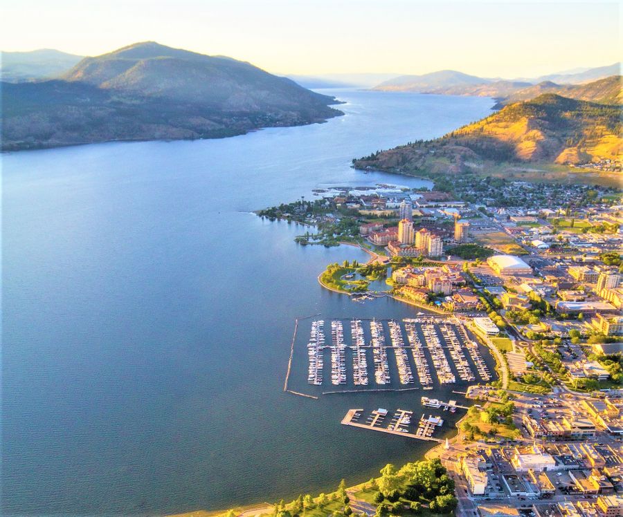 </who>Kelowna has an abundance of natural beauty and amenities that make it a tourist destination and desirable place to live, work, play and invest.