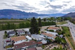 BRIGHT 3-BEDROOM HOME NEAR LAKE AND WINERIES Photo