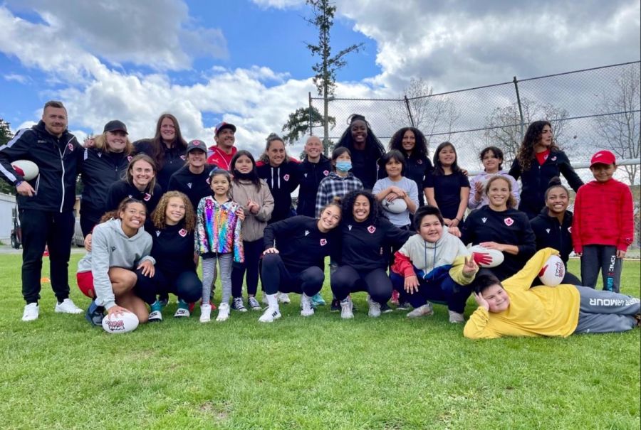 Canada’s Senior Women’s Sevens team visited a group of students from both W̱SÁNEĆ Leadership Secondary School and ȽÁU, WELṈEW̱ Tribal School last Wednesday afternoon.