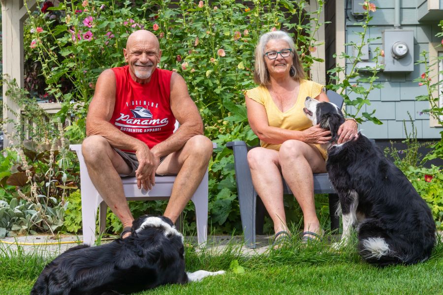 <who>Photo Credit: NowMedia/Gord Goble</who> Marty and Linda Van Alphen at home