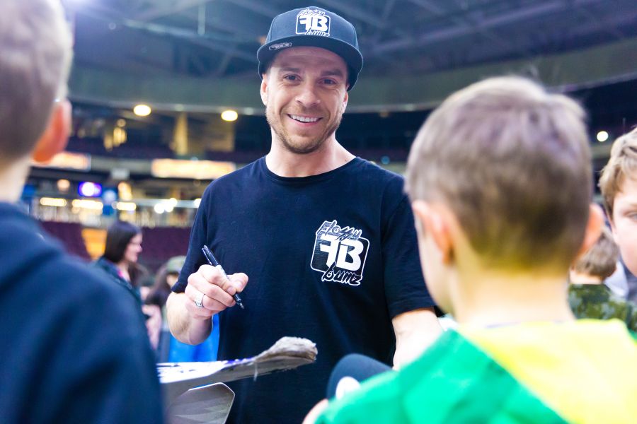 <who>Photo Credit: NowMedia</who>Vernon's Morgan Kaliszuk hung out with fans and signed autographs at the pre-event Pit Party.