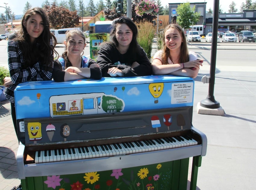 From L to R: Leah Woodin, Kassidy Oudijk, Lauren Blanchette and Kira Lamanque.
