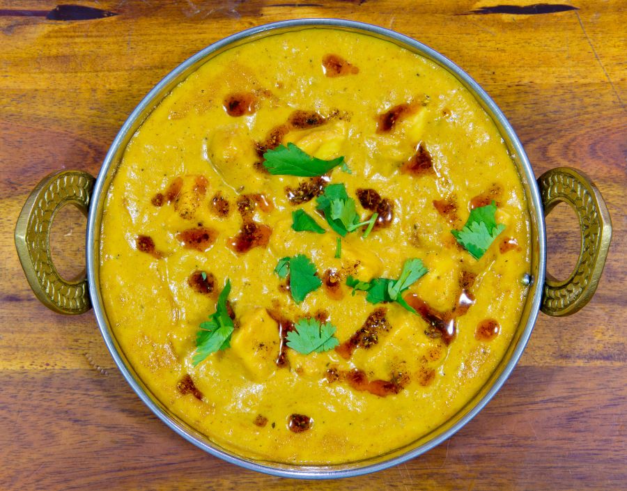Shahi Paneer (Fresh Indian cheese in a cream sauce with Indian spices).