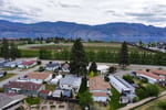 BRIGHT 3-BEDROOM HOME NEAR LAKE AND WINERIES Photo