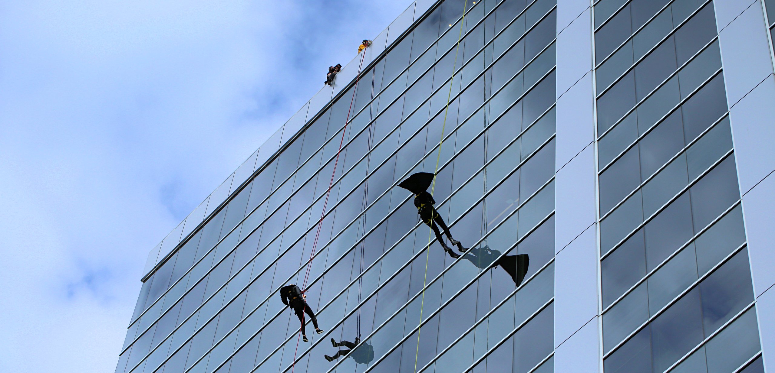 VIDEO: Charity creates event where people can rappel down Landmark 6