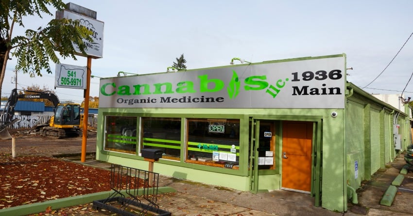 Town of Osoyoos Council voted Monday in favour of a motion to consider site specific zoning for any business owner looking to open a cannabis retail outlet in that community. Council also approved a motion directing staff to include provisions like buffer zones away from schools in the final bylaw related to cannabis retail sales.