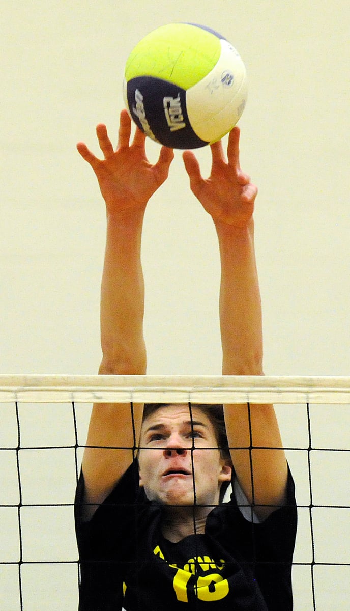 Thys Weststrate of the Owls stood tall for the Valley champions.
