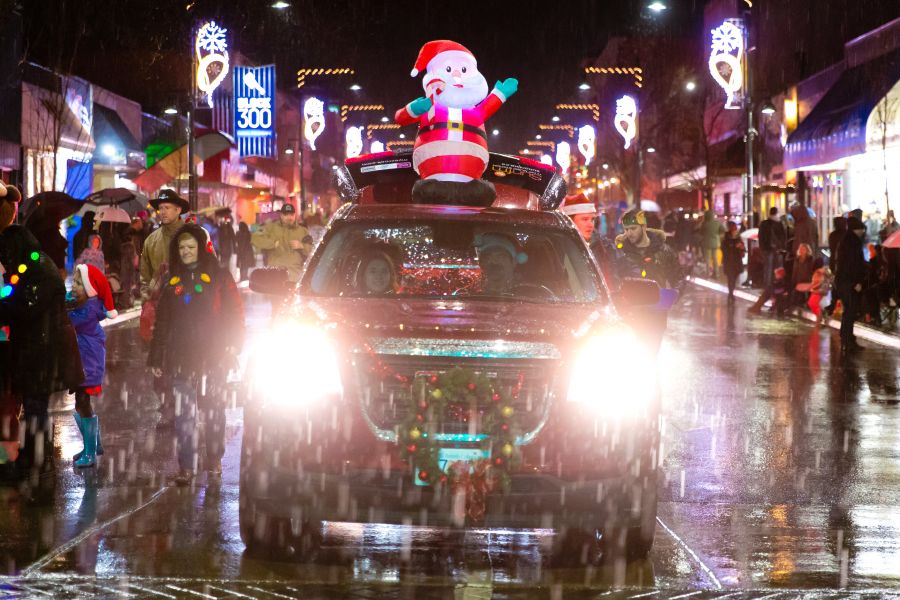 <who>Photo Credit: NowMedia/Gord Goble</who> Scene from 2019 Santa Parade