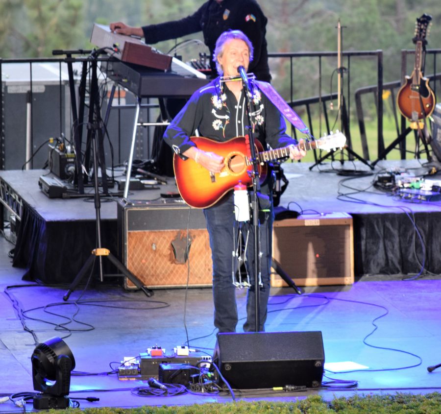 </who>Blue Rodeo lead singer Jim Cuddy.