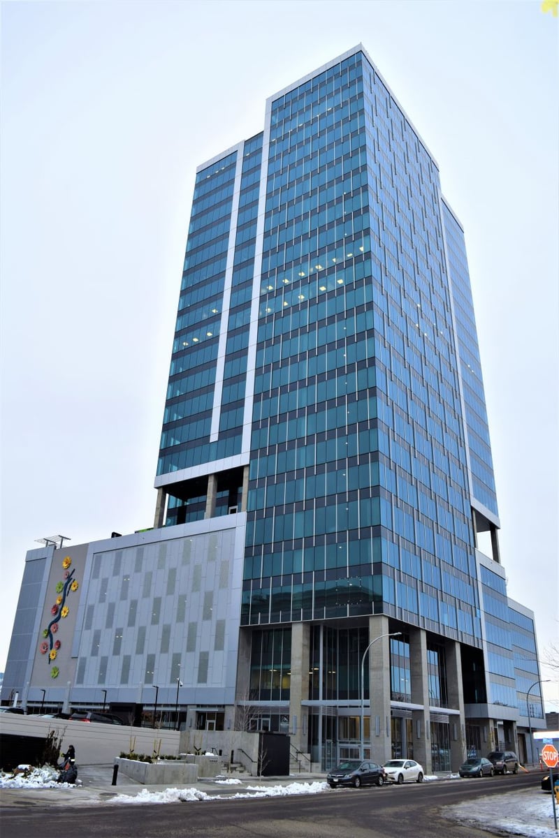</who>The new Landmark 7 is not only the tallest office building in Kelowna at 23 storeys, it's also the loftiest office building between Vancouver and Calgary.