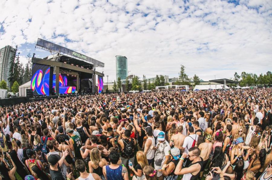 <who> Photo Credit: Fvded in the Park's Facebook. </who> Thousands rock out to Blueprint's flagship festival Fvded in the Park.