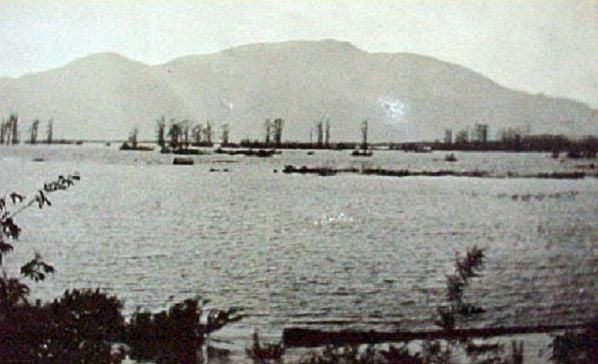 <who>Photo Credit: Vancouver Traces</who>Sumas Lake before it was drained