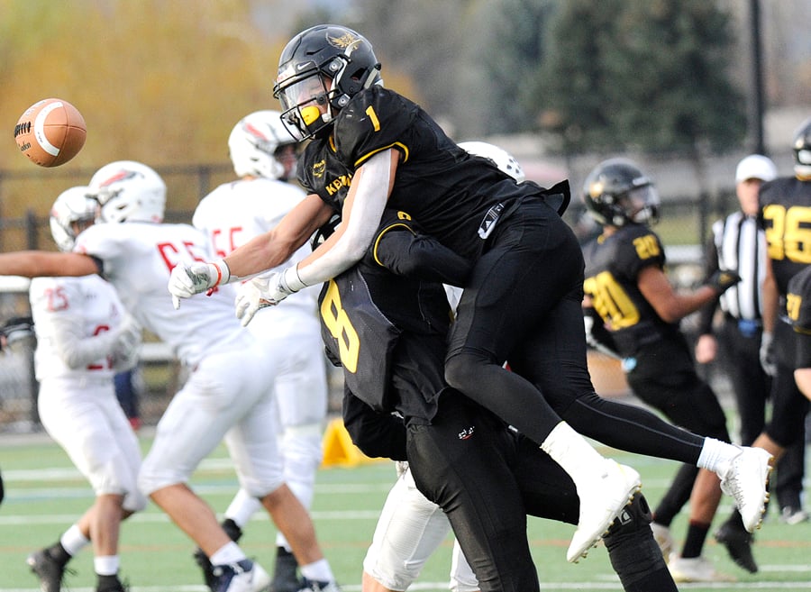 Isaac Athans led the Owls in tackles against the Fighting Irish. He also received a $1,000 Skyline/Barons Scholarship.