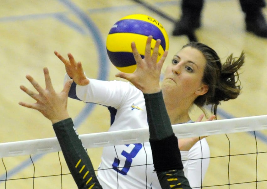 <who>Photo Credit: Lorne White/KelownaNow.com </who>Kate DeJong a right-side hitter and teammate with the right kind of attitude of volleyball Heat.
