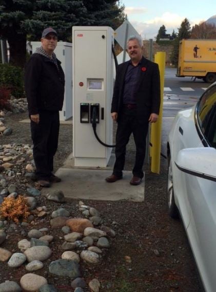 Local Electric Vehicle Owner Mark Vranckaert is the first to use the new Electric Vehicle Charging Station located at the Keremeos Municipal Office Left to right, Mark Vranckaert and Mayor Manfred Bauer.
