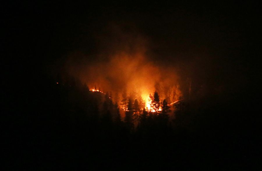 <who>Photo Credit: Tina Pomponio</who>Fire photo at 10:15 pm looking towards Tallus Ridge area.
