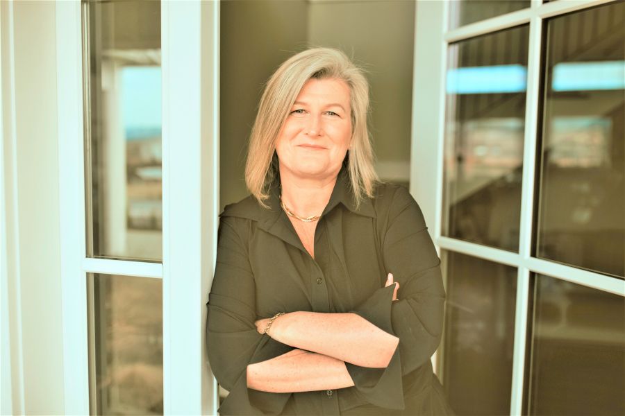 </who>Lyndi Cruickshank is the president of the 2,500-member Association of Interior Realtors.