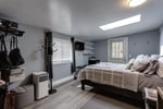 BRIGHT 3-BEDROOM HOME NEAR LAKE AND WINERIES Photo
