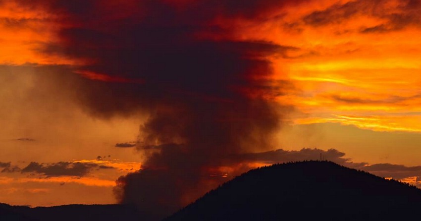PHOTOS: Gorgeous smoky sunset lights up the Okanagan