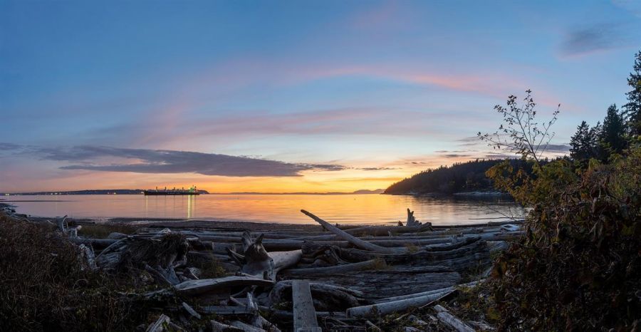 A short trail gets you from the back door to this stunning view.