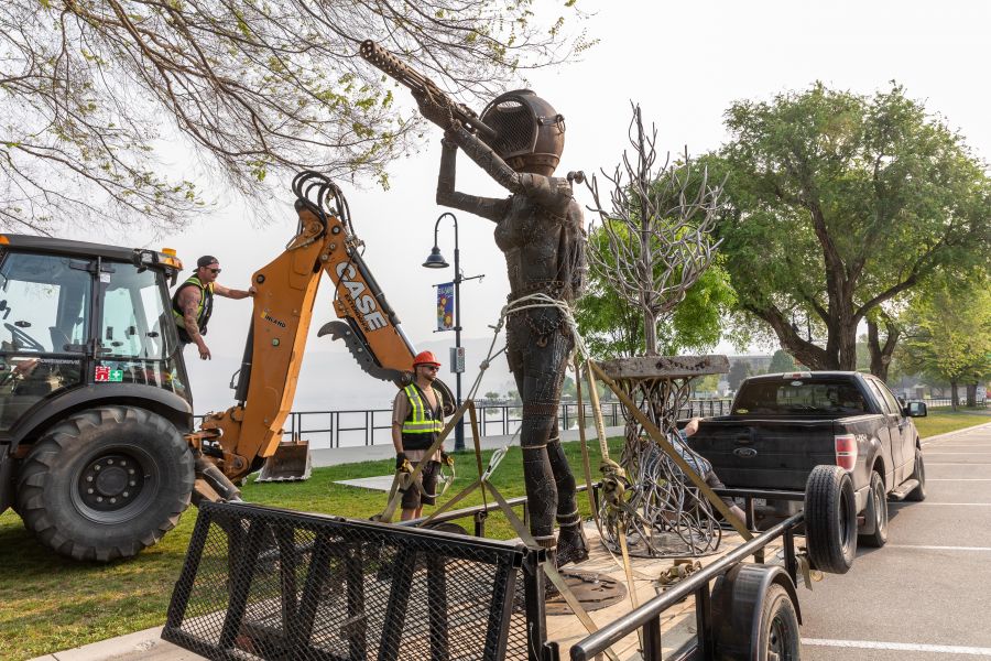 <who>Photo Credit: NowMedia/Gord Goble</who> Karl Mattson's two sculptures showed up at 8 am Thursday morning