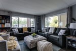 BRIGHT 3-BEDROOM HOME NEAR LAKE AND WINERIES Photo
