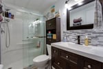 BRIGHT 3-BEDROOM HOME NEAR LAKE AND WINERIES Photo