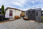 BRIGHT 3-BEDROOM HOME NEAR LAKE AND WINERIES Photo