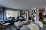 BRIGHT 3-BEDROOM HOME NEAR LAKE AND WINERIES Photo