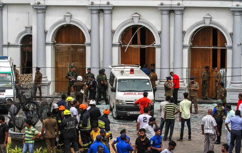 <who>Photo credit: Stringer/Getty Images</who>Sri Lankan security forces secure the area around St. Anthony's Shrine after an explosion hit St Anthony's Church in Kochchikade on April 21, 2019 in Colombo, Sri Lanka.
